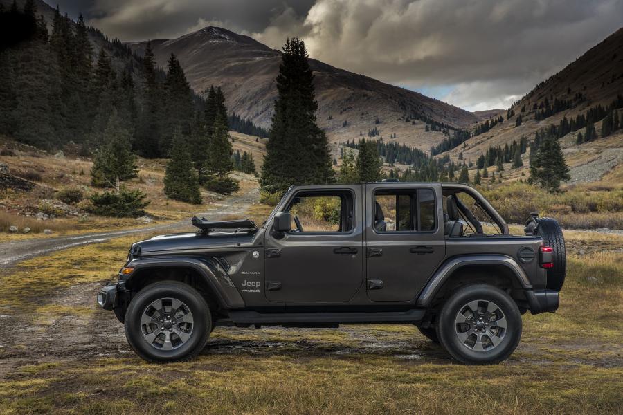  Jeep Wrangler Unlimited Sahara (JL) 2018 года  (NA) (фото 7 из 52)
